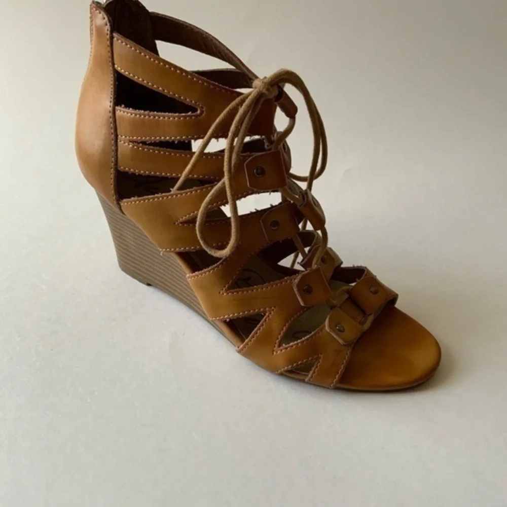 American Eagle Wedges